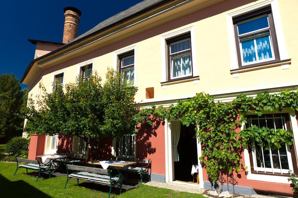 Gasthof Braeuer - Familie Eibensteiner Weißkirchen in Steiermark Buitenkant foto