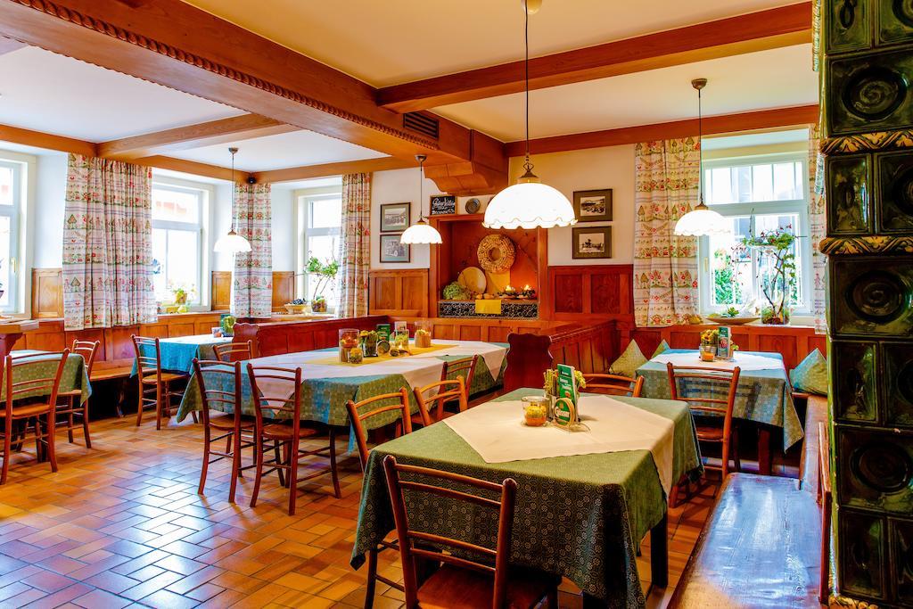 Gasthof Braeuer - Familie Eibensteiner Weißkirchen in Steiermark Buitenkant foto