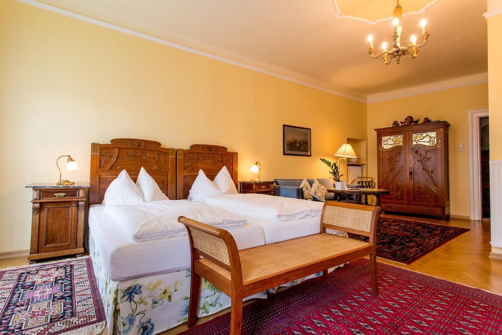 Gasthof Braeuer - Familie Eibensteiner Weißkirchen in Steiermark Kamer foto