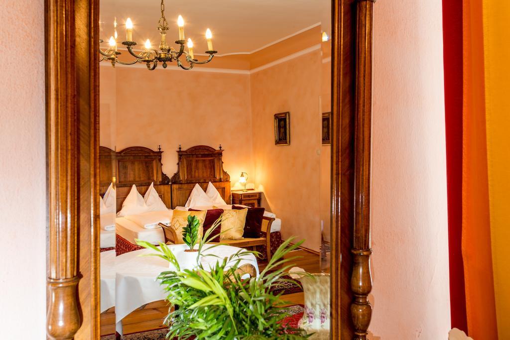 Gasthof Braeuer - Familie Eibensteiner Weißkirchen in Steiermark Kamer foto